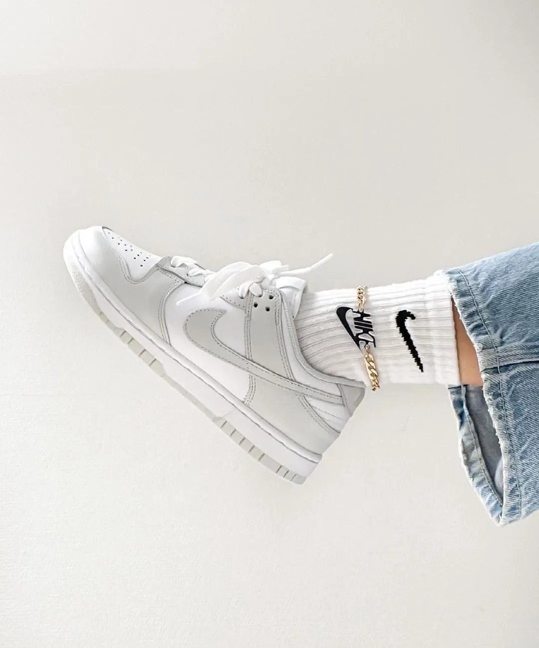 Dunk Low WMNS  Photon Dust (2021) фото