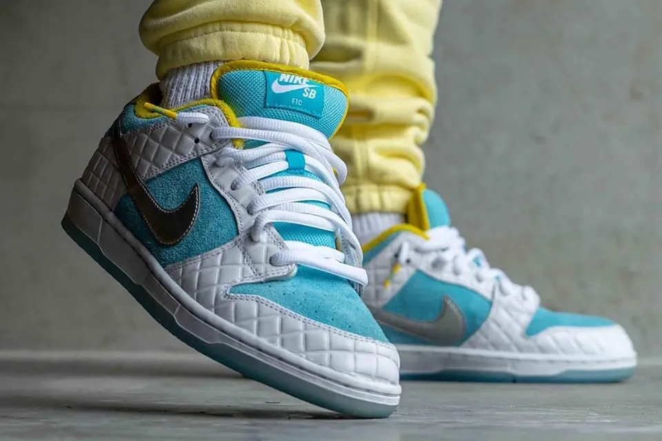Dunk Low FTC X Dunk Low SB Lagoon Pulse фото
