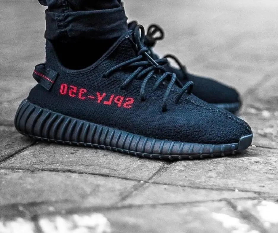 Yeezy Boost 350 V2 Bred фото