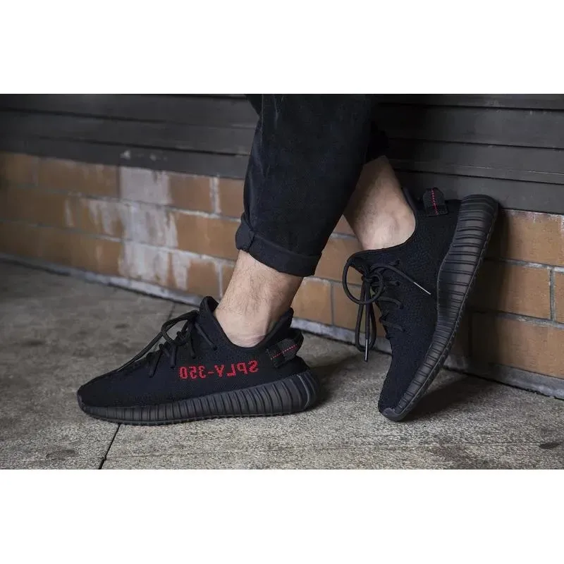 Yeezy Boost 350 V2 Bred фото