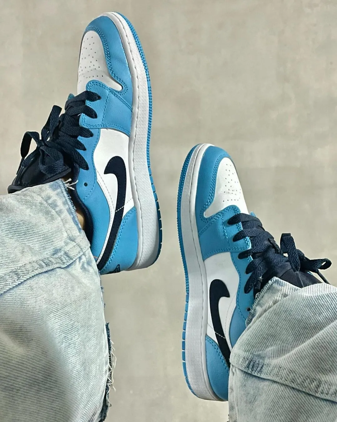 Air Jordan 1 Low UNC фото