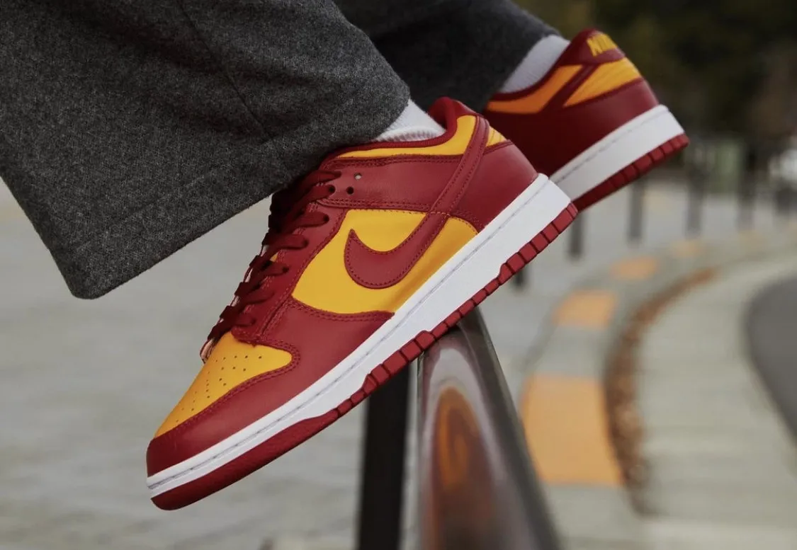 Dunk Low Midas Gold фото